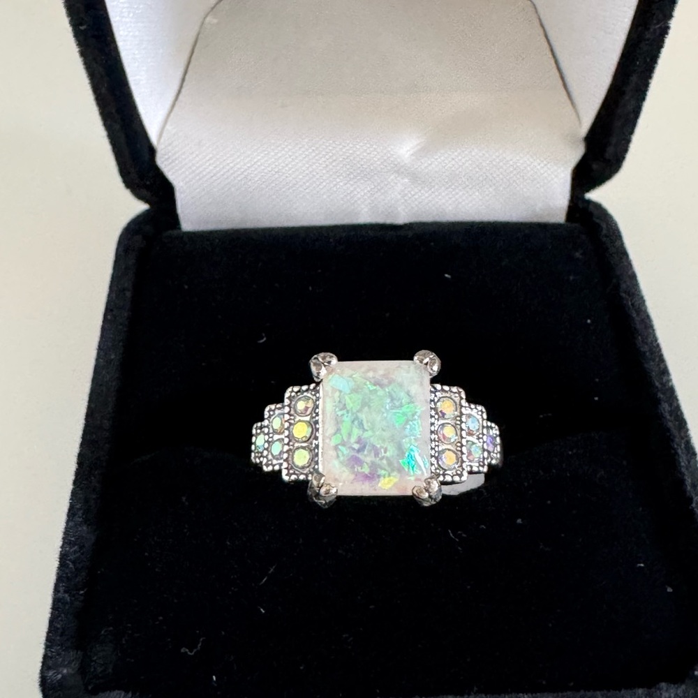 Vintage Style Sparkling Square Opalescent Costume Ring Size 7 Silver Tone